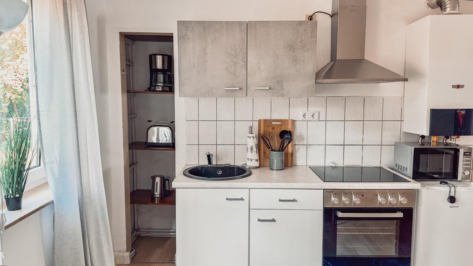 Apartments Cassel - Mit Smart Tv Und Parkplaetzen - Fuer Singles, Paare, Familien Und Gruppen Exterior photo